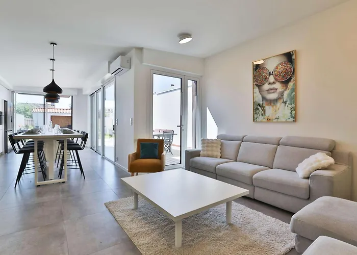 Luxury With Pool Villa *