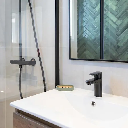 Luxury With Pool 别墅